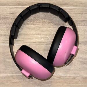 👶🏻 Kids Adjustable Pink Noise-Reduction Headphones